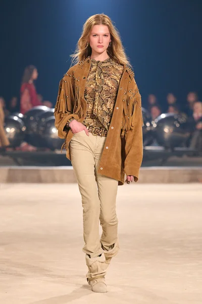 Look 29